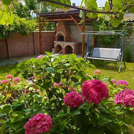 Holiday Home Esku Orsova Ngoại thất bức ảnh
