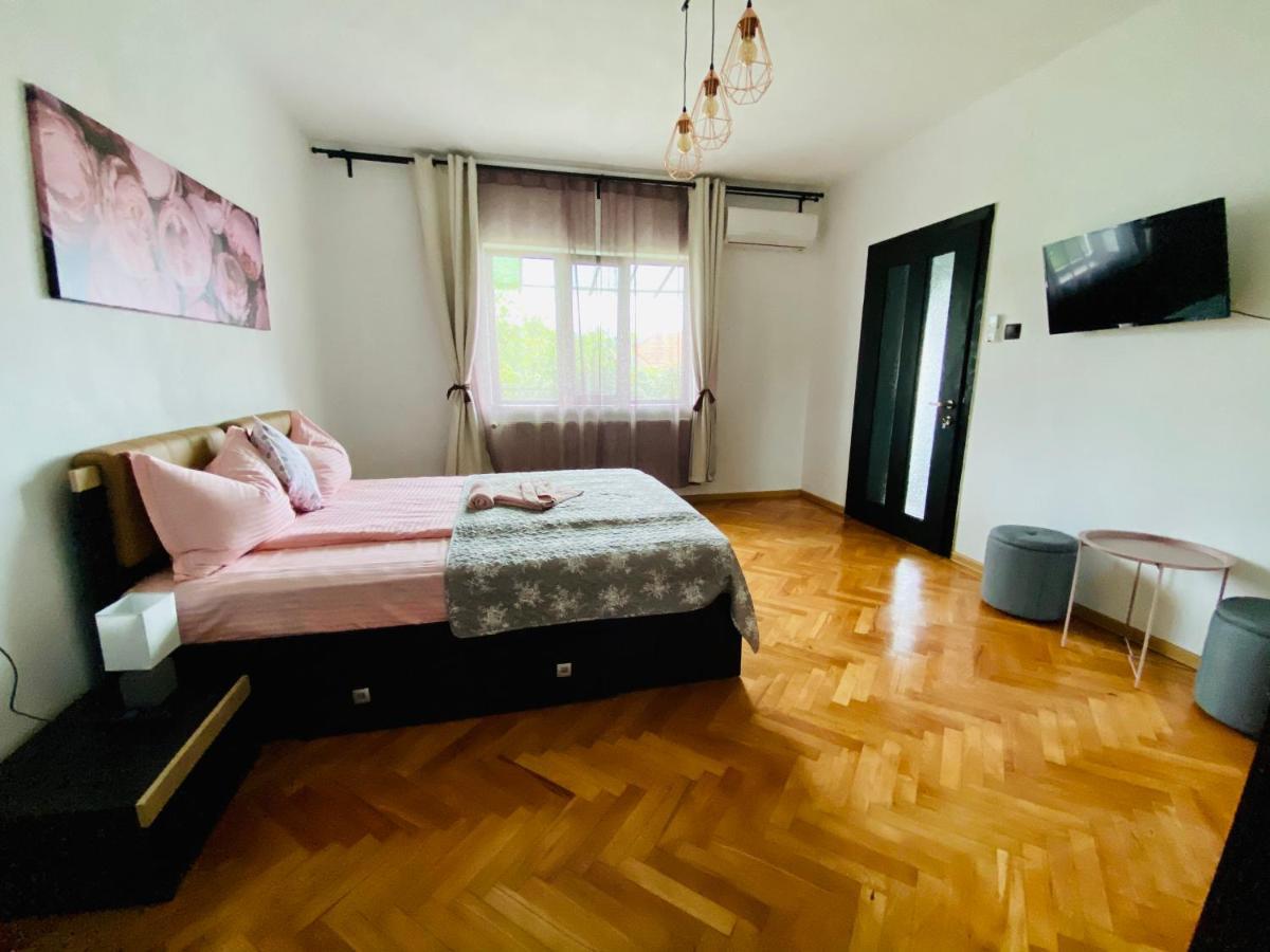 Holiday Home Esku Orsova Ngoại thất bức ảnh