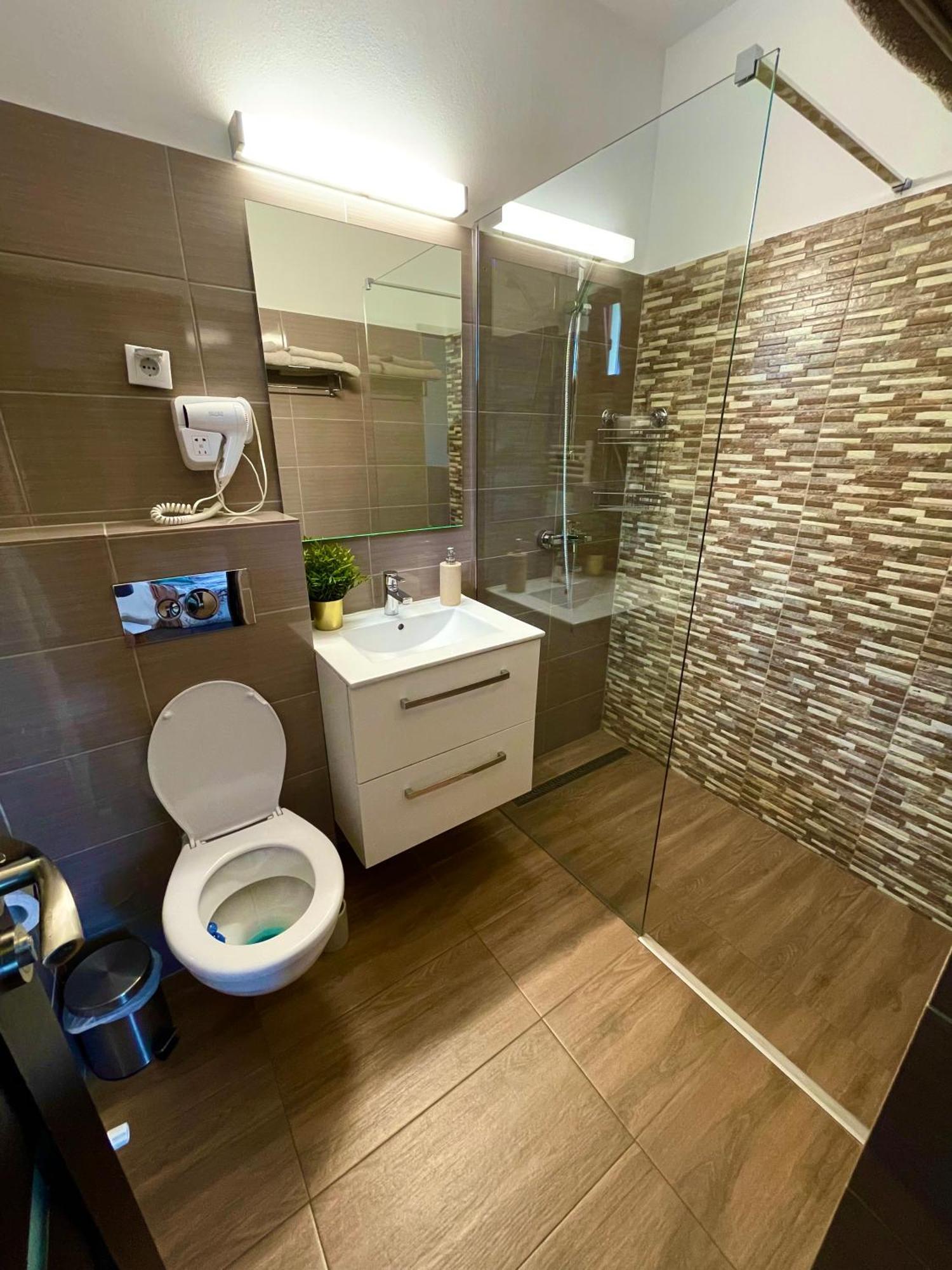 Holiday Home Esku Orsova Ngoại thất bức ảnh