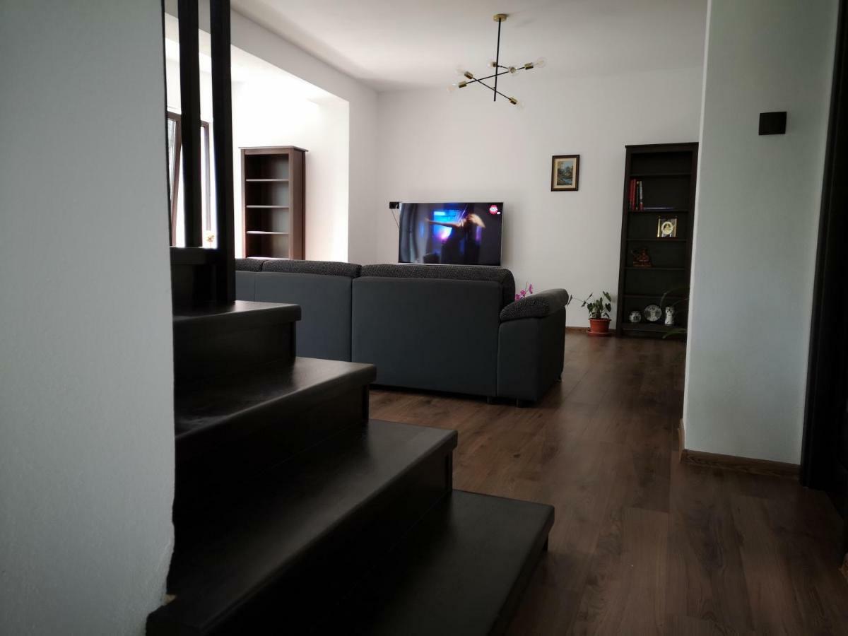 Holiday Home Esku Orsova Ngoại thất bức ảnh