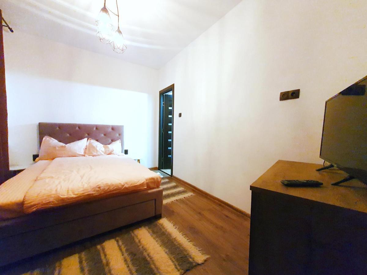 Holiday Home Esku Orsova Ngoại thất bức ảnh