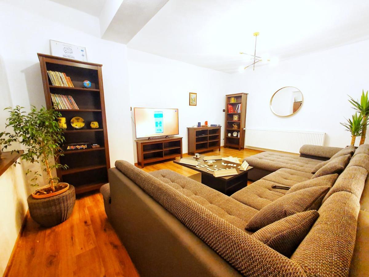 Holiday Home Esku Orsova Ngoại thất bức ảnh